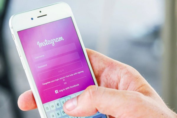 Instagram'da artık herkes hikayesinde link paylaşabilecek