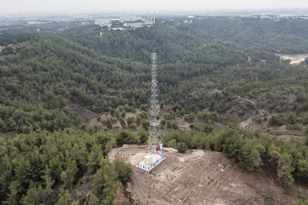 İnsansız yangın gözetleme kulesi Adana'da hizmete girdi
