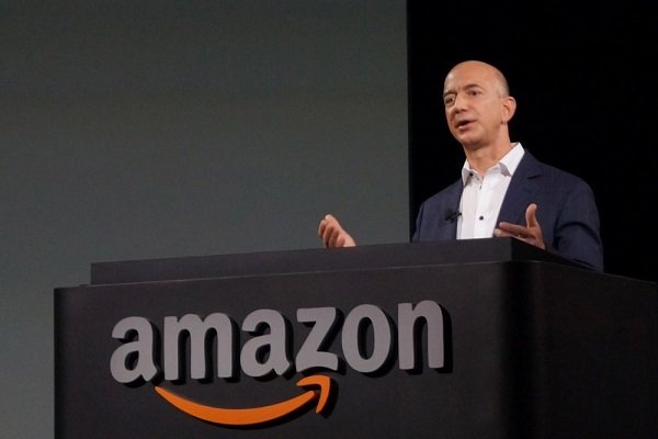 Amazon'un sahibi Jeff Bezos, tüm zamanların en zengini