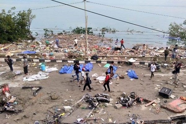 Endonezya'daki depremde can kaybı 800'ü aştı