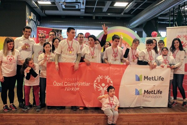 MetLife gönüllüleri Özel Olimpiyatlar genç sporcularıyla buluştu