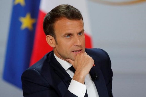 Grevlerle köşeye sıkışan Macron, emekli maaşı almayacağını açıkladı