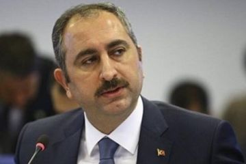 Adalet Bakanı Gül'den karantinaya uymayanlara uyarı!