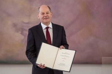 Olaf Scholz Almanya'nın yeni başbakanı oldu