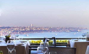 İstanbul lezzetleri Izaka Terrace'ta